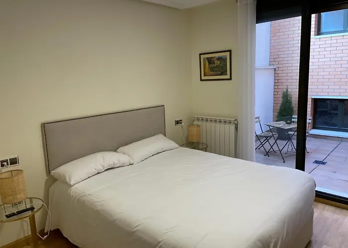 Vivienda Turistica Las Cigueenas Con Parking