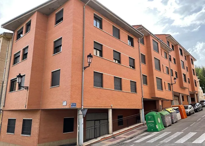 Vivienda Turistica Las Cigueenas Con Parking