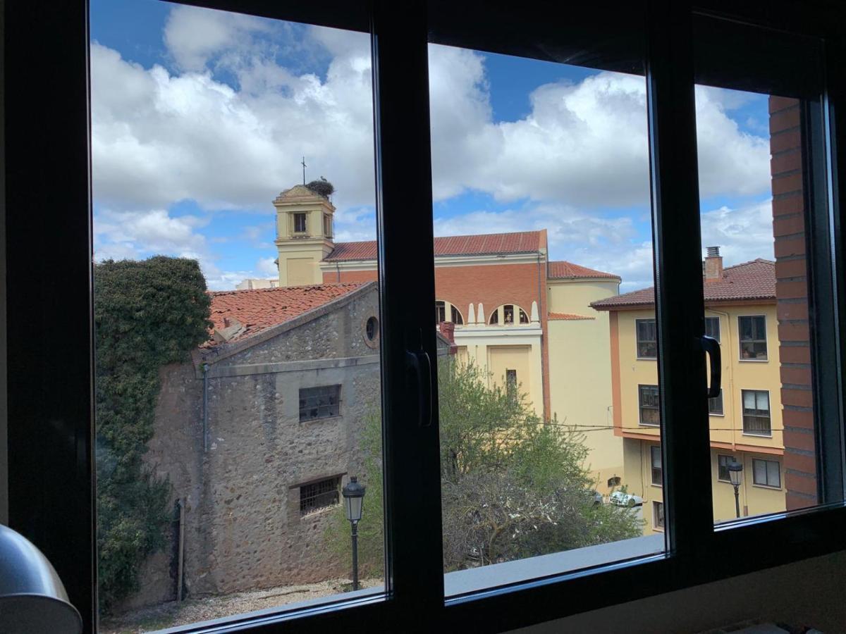Vivienda Turistica Cigueenas Con Parking *